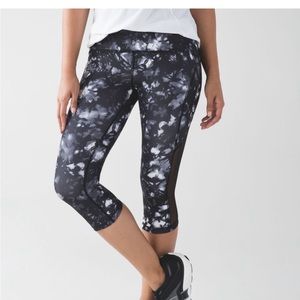 Lululemon black tie dye sun runner crop leggings size 8